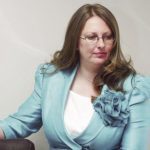 Изпълнителният директор на Агенцията по вписвания Виолета Николова има зад гърба си закон