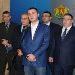 Премиерът Бойко Борисов ще проведе днес работна среща с ръководството на НАП. В срещата участват министрите на финансите Владислав Горанов и на вътрешните работи Валентин Радев Сотир Цацаров Борислав Сарафов