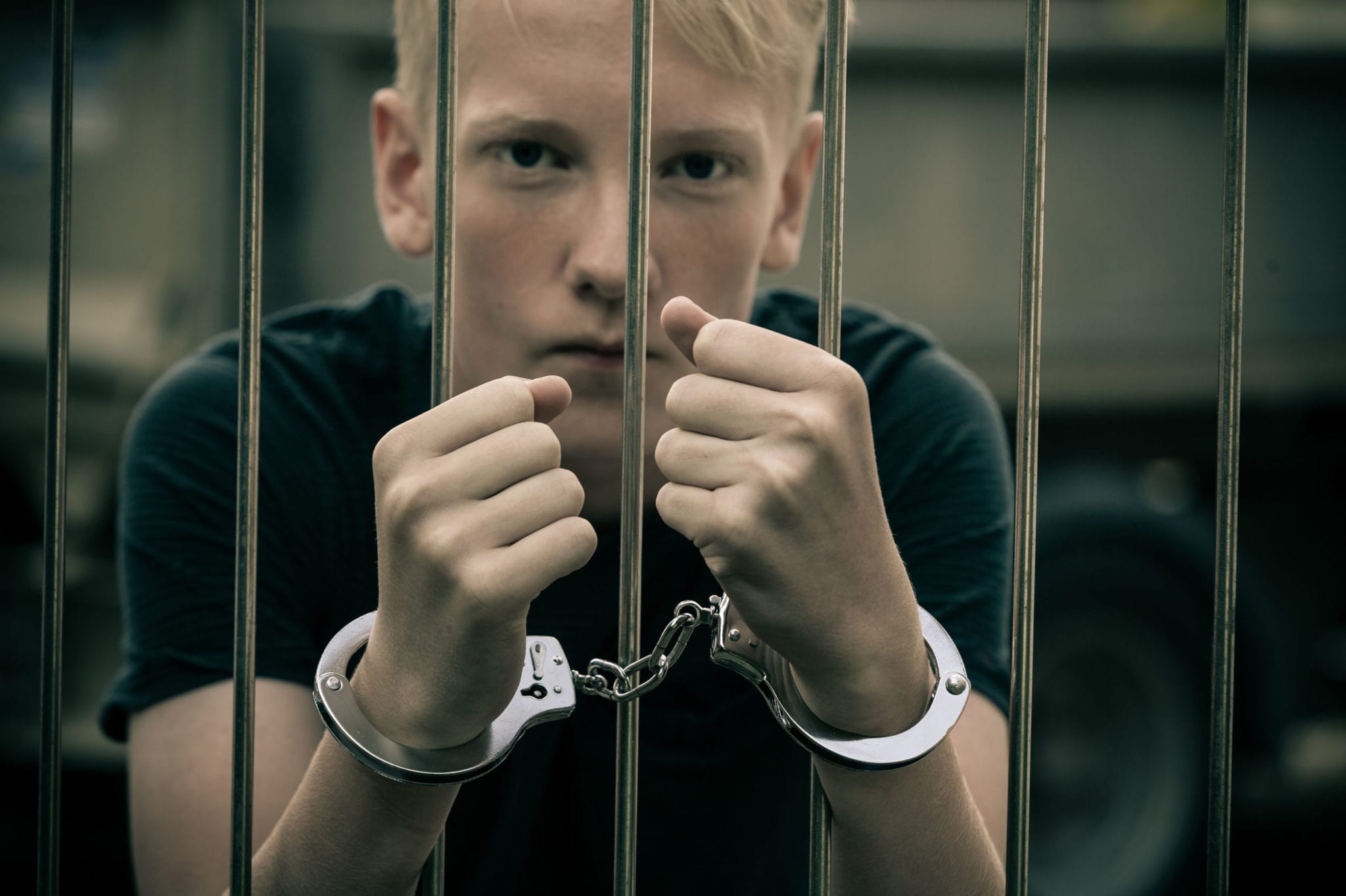 дете в затвор