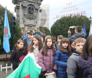 Паметник Васил Левски 143 години от гибелта на Апостола на свободата Васил Левски
