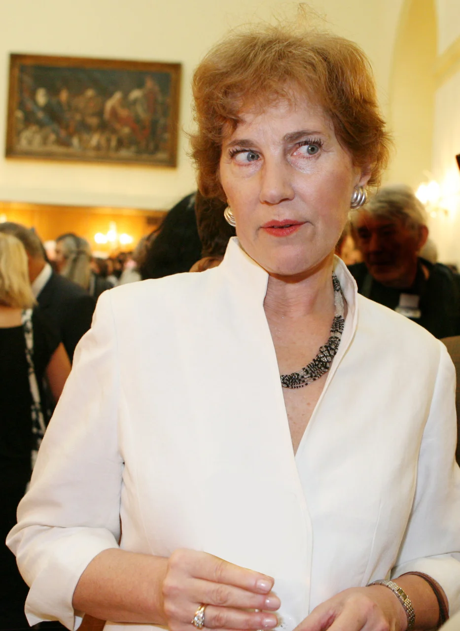 Елена Поптодорова