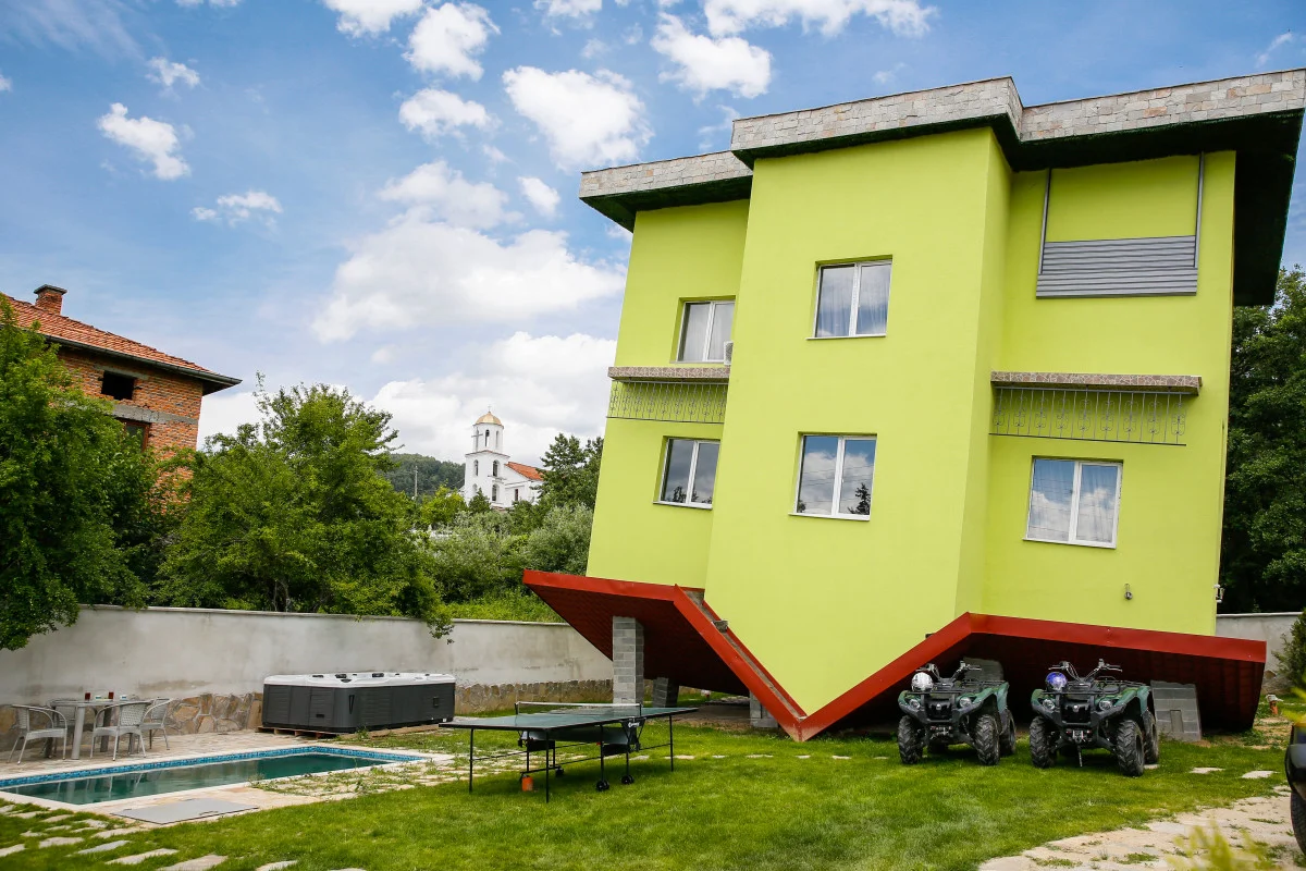 обърнатата къща