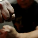 Задържаха мъж, заради жестоко насилие над бременната му жена