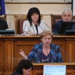 Парламент вот на недоверие Менда Стоянова