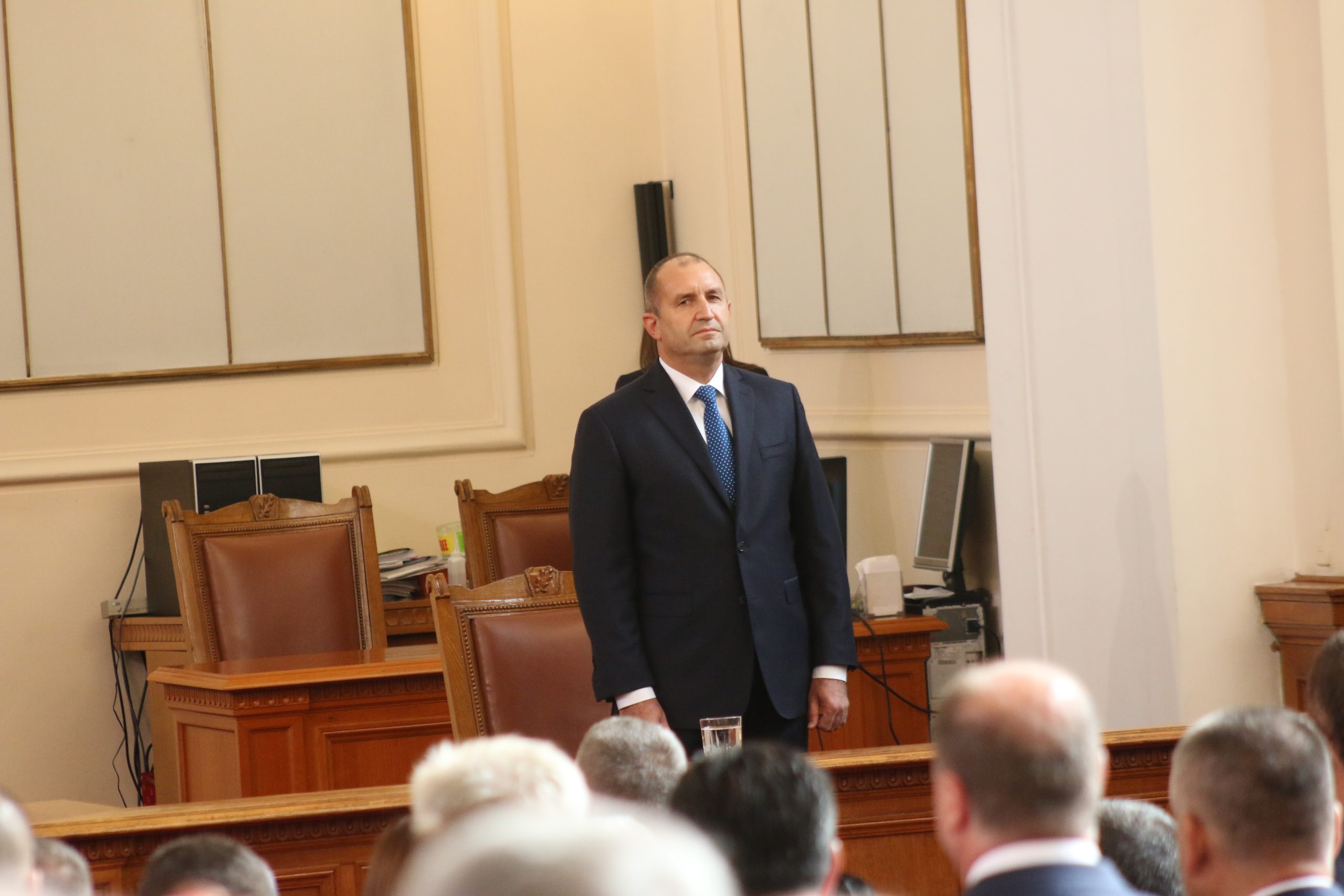 Парламент Румен Радев