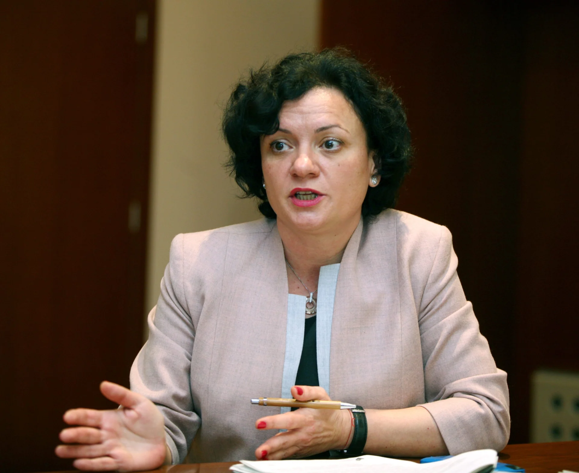 Ивелина Василева - министър на околната среда и водите МОСВ