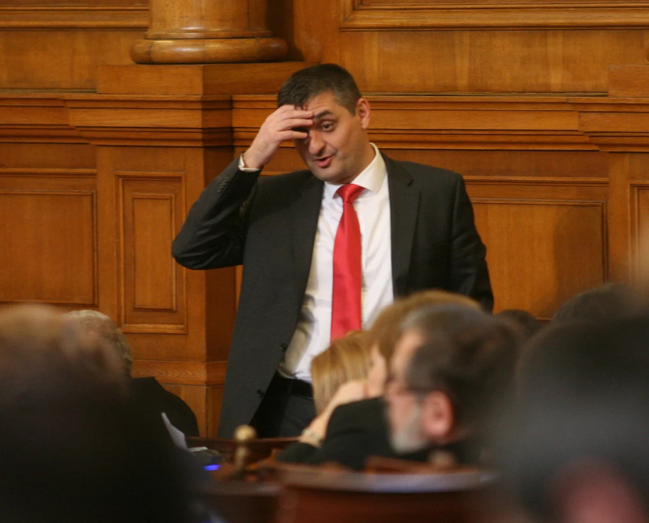 ПарламентВот на недоверие към правителството на Пламен ОрешарскиКирил Добрев - БСП