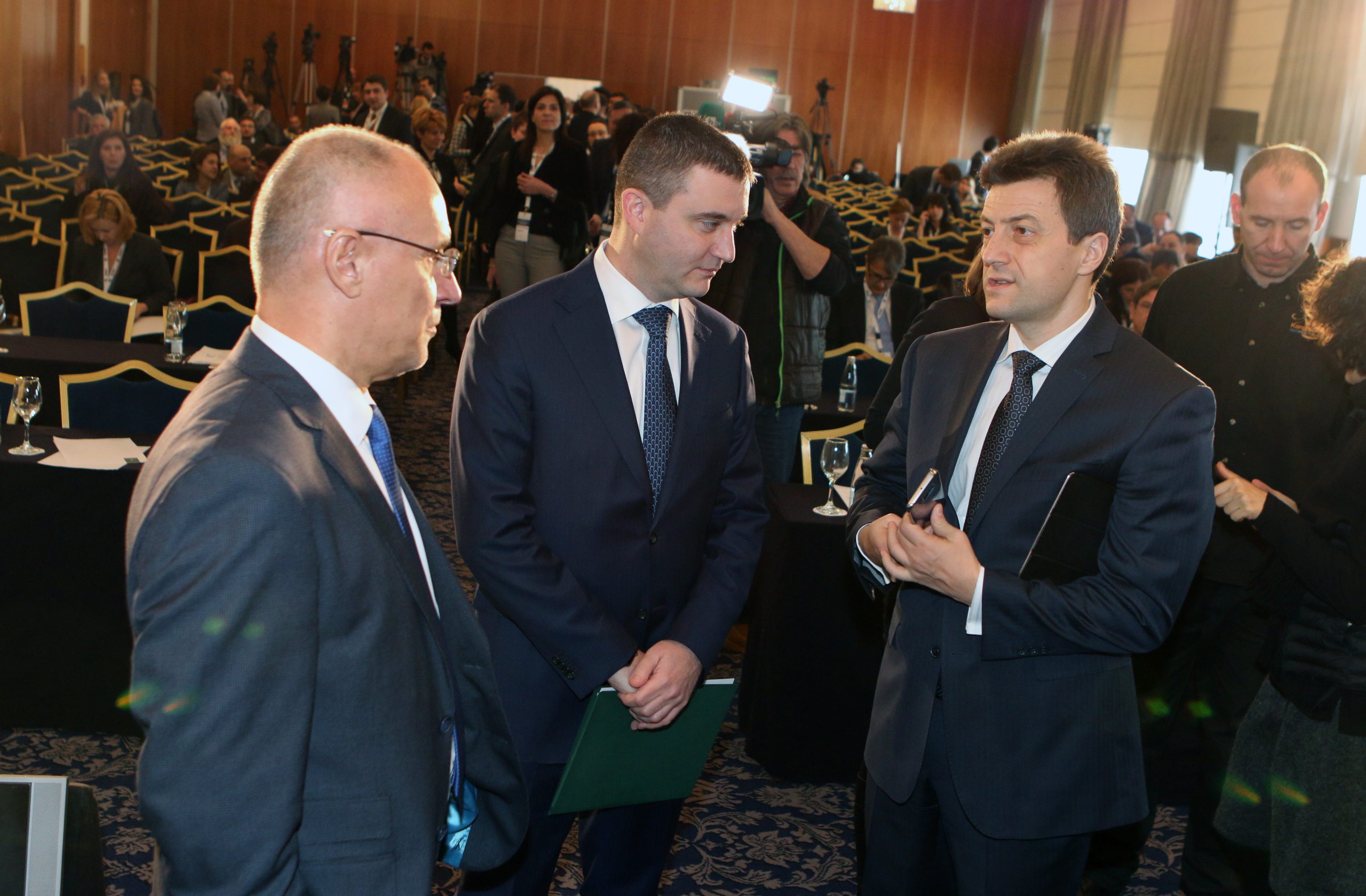 Десета среща на бизнеса с правителството Димитър Радев - управител на БНБ Владислав Горанов - министър на финансите Петър Андронов - председател АББ