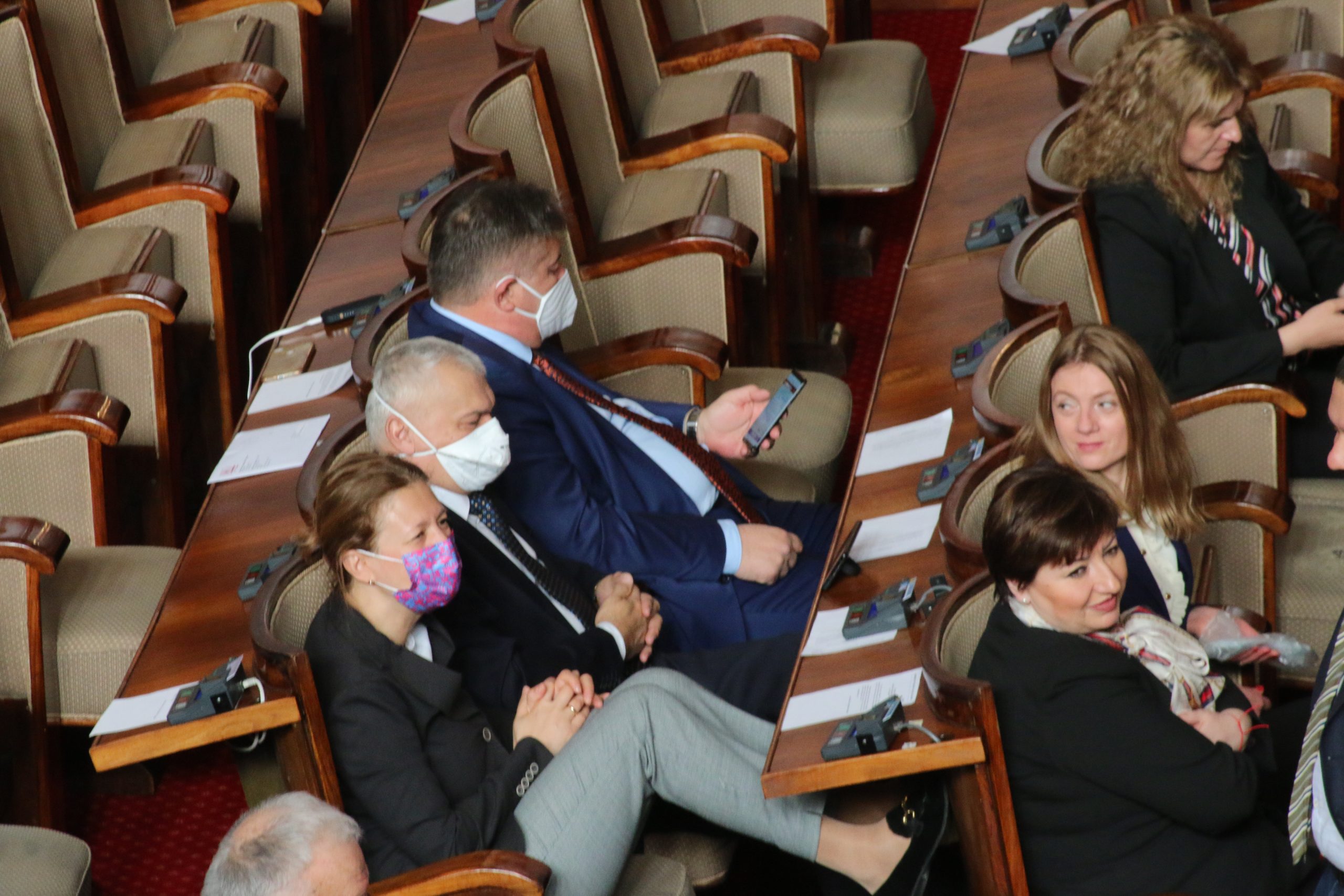 Парламент извънредно положение
