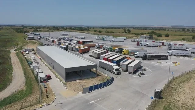ТИР-паркинг, частен паркинг