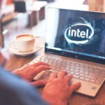 Акциите на Intel скочиха с над 7% след слухове за държавен дял в компанията