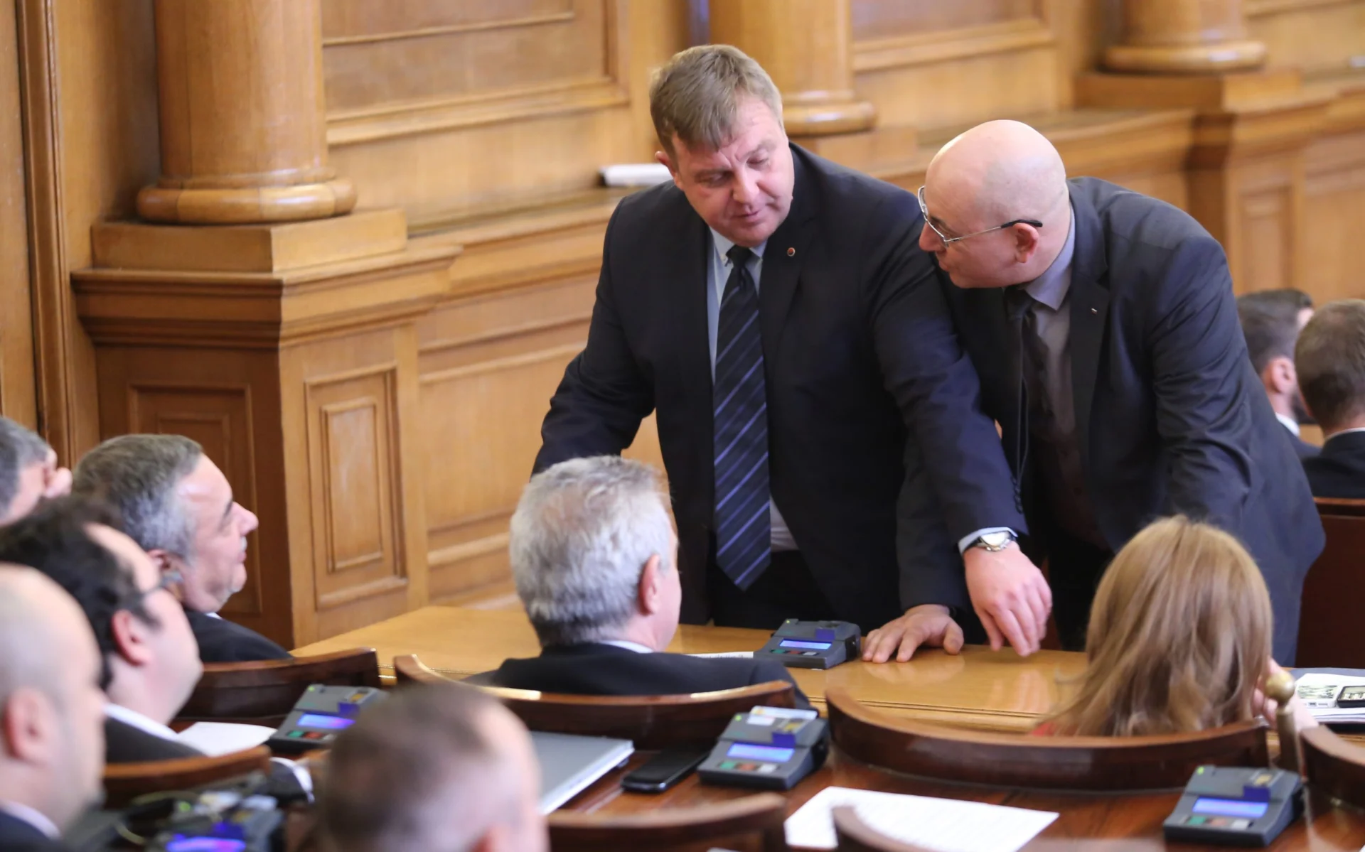 Парламент Красимир Каракачанов Емил Димитров