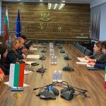 вицепремиерът и министър на регионалното развитие и благоустройството Гроздан Караджов на среща с Джузепина Дзара - посланик на Италианската република в България.