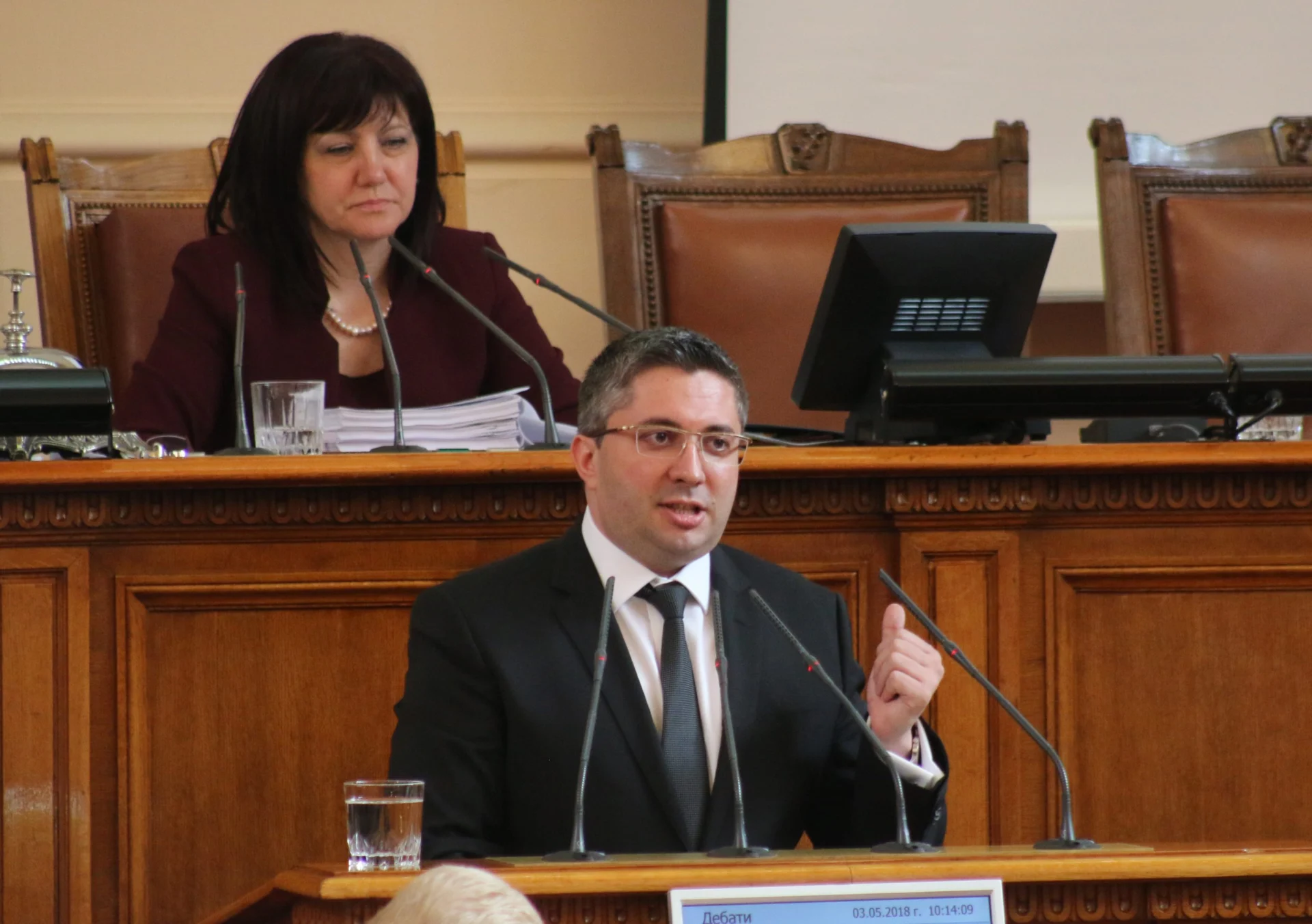Парламент Николай Нанков
