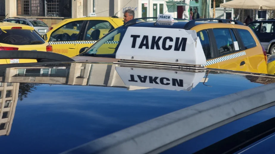 Шофьорът, снимал клиент в таксито си без позволение, може да бъде съден за хулиганство