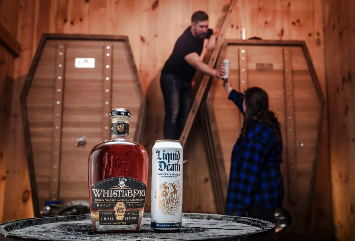 Liquid Death и WhistlePig създават уиски, отлежало в истински ковчег