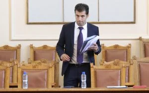 Парламент Кирил Петков