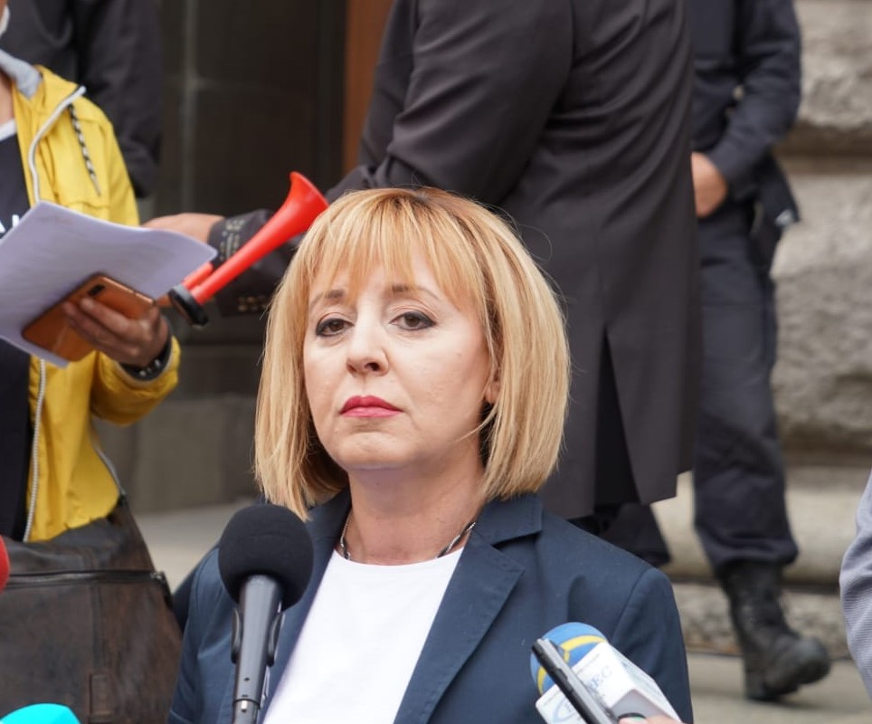 Мая Манолова