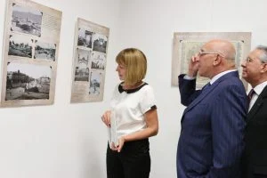 Галерия за съвременно изкуство УниКредит Студио е домакин на изложбата „Софийски трансформации“ .  Тя бе открита от  кмета на София Йорданка Фандъкова и Левон Хампарцумян.