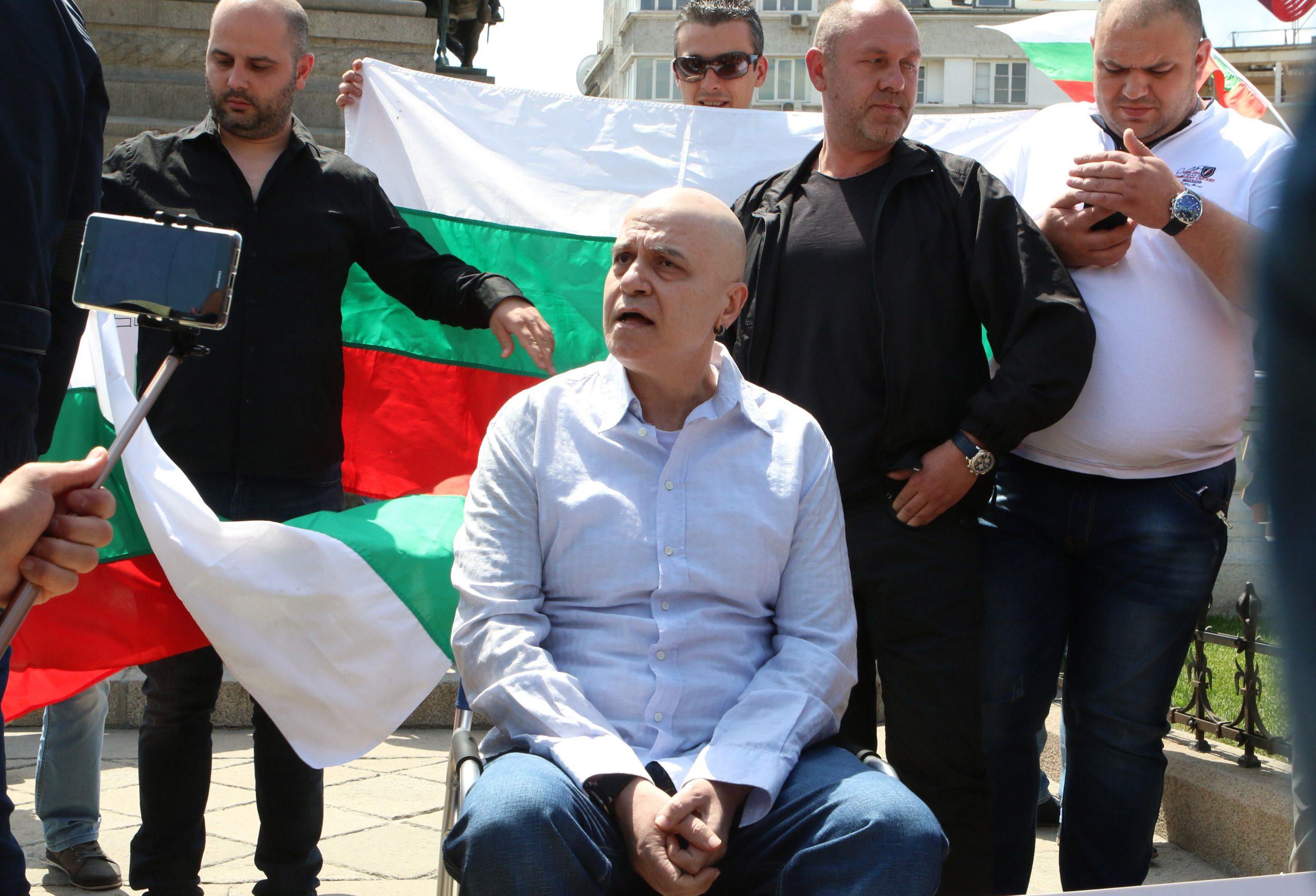 Протест на Слави Трифонов