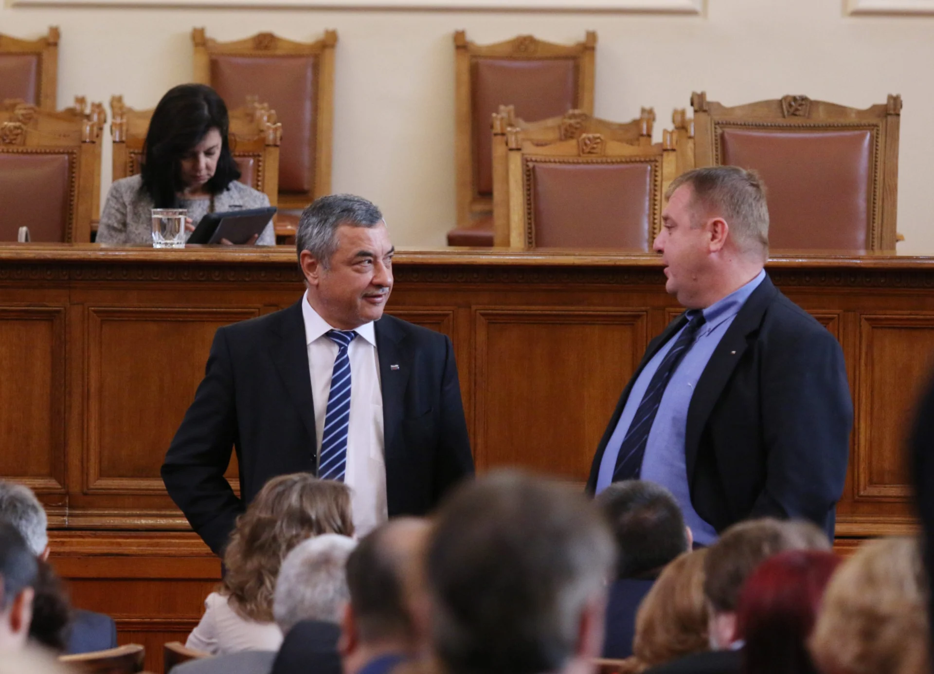 Парламент обсъждане на промените в Конституцията на първо четене Меглена Кунева Валери Симеонов Красимир Каракачанов