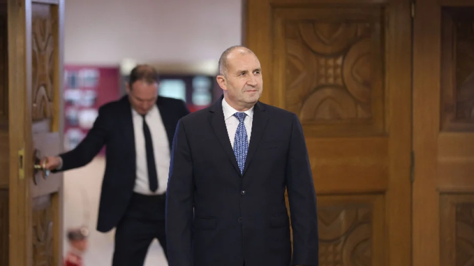 Радев ще внесе в Народното събрание предложението за референдума за еврото
