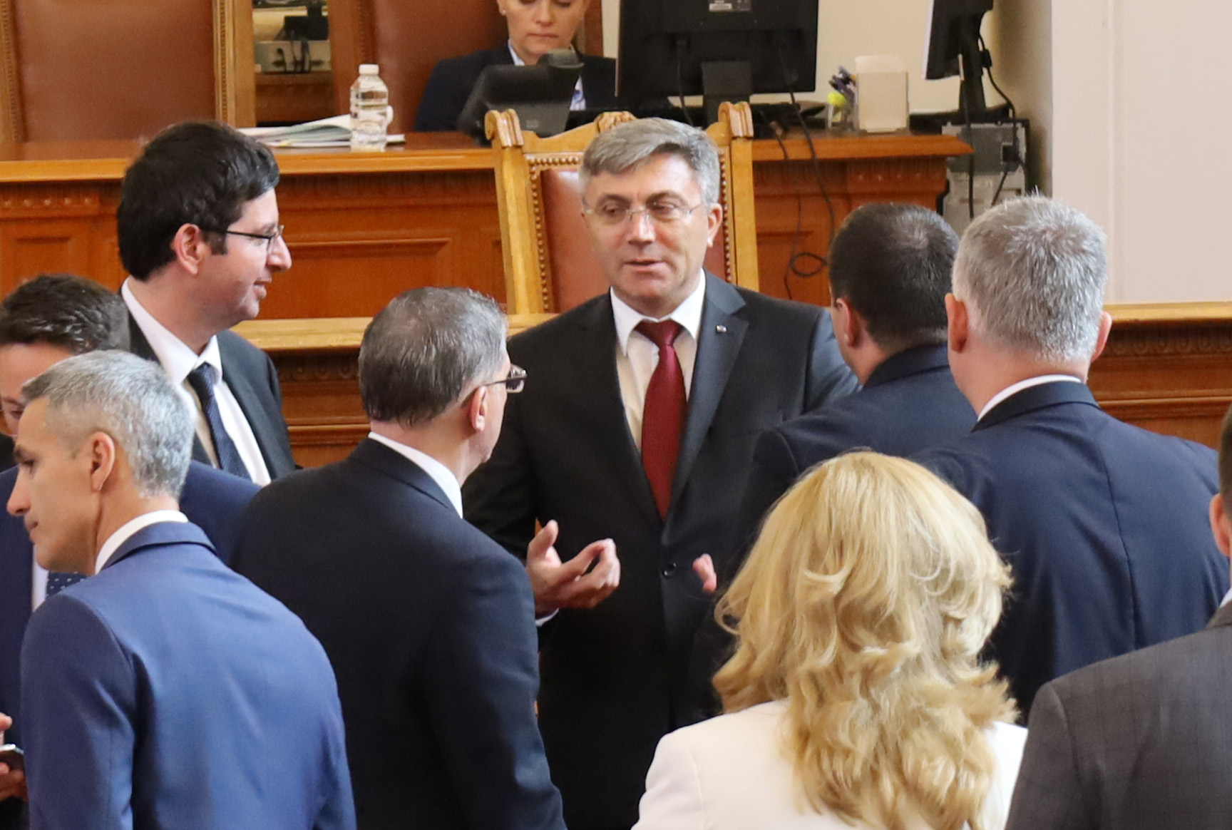 Парламент държавен бюджет Мустафа Карадайъ