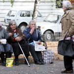 Кабинетът повишава базовата социална пенсия