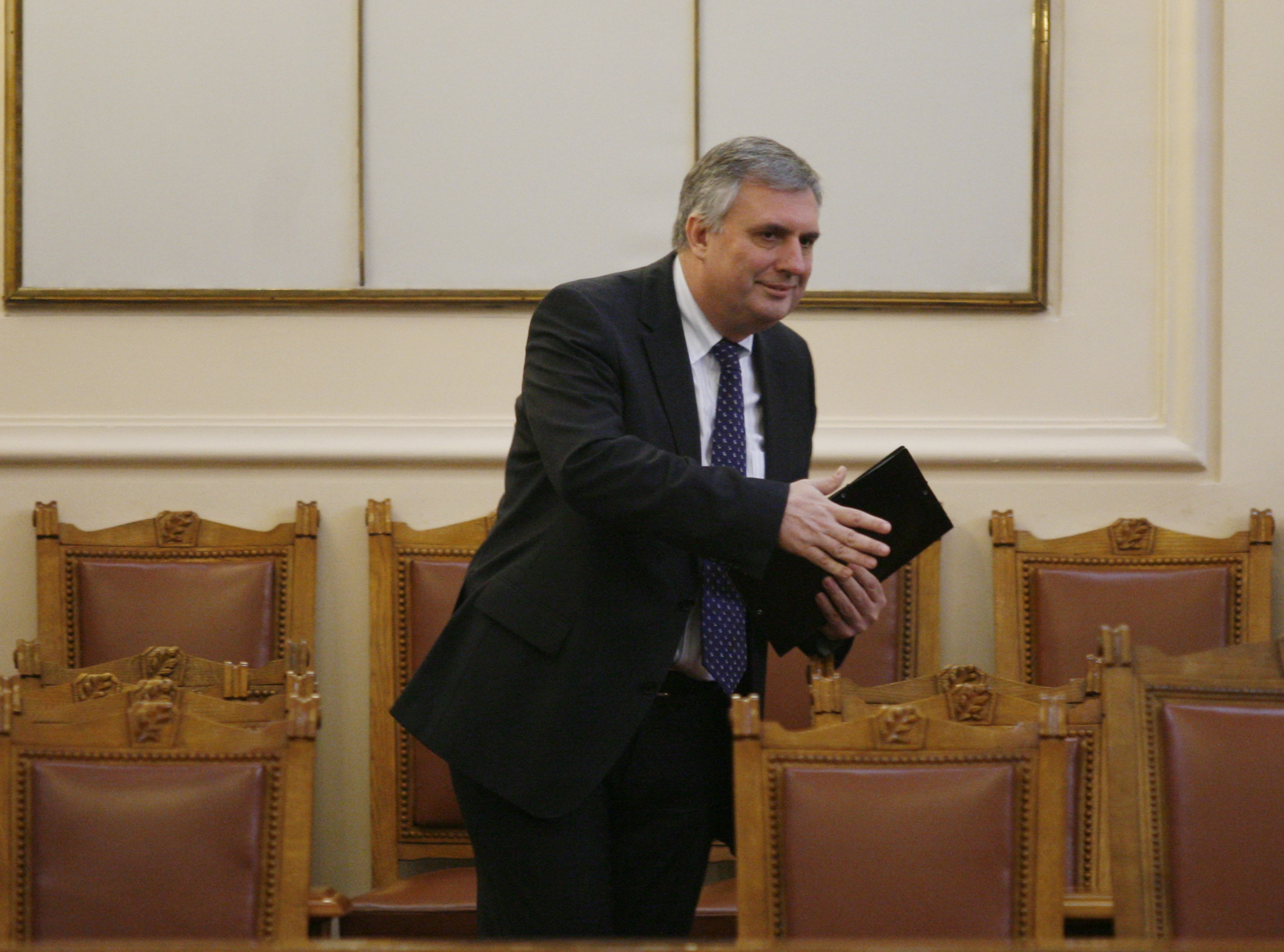 Парламент Ивайло Калфин
