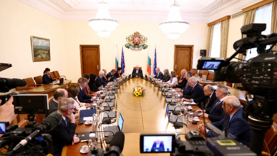 Правителството ще отпусне компенсации на останалите без ток домакинства