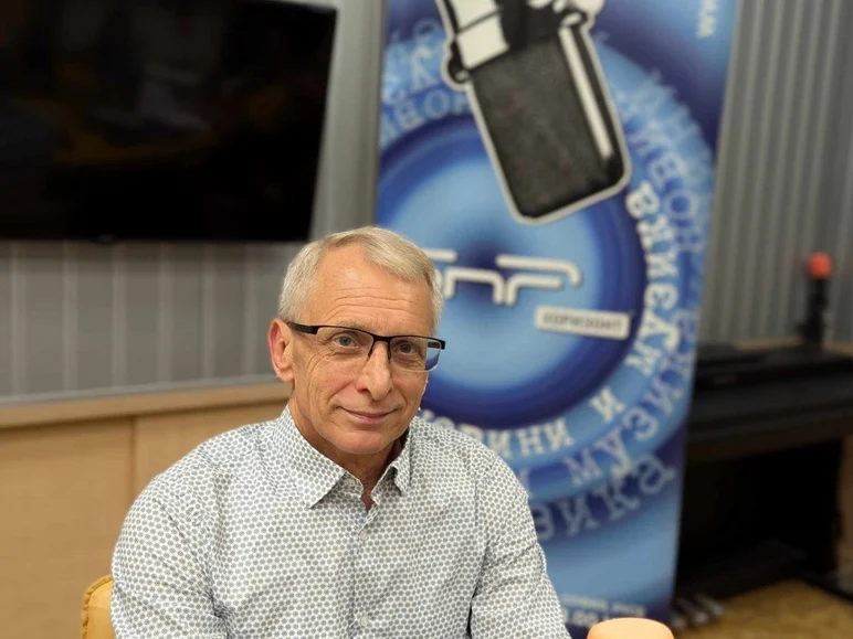 За Николай Денков е важно Радев да покаже, че не е част от прегрупирането на мафията