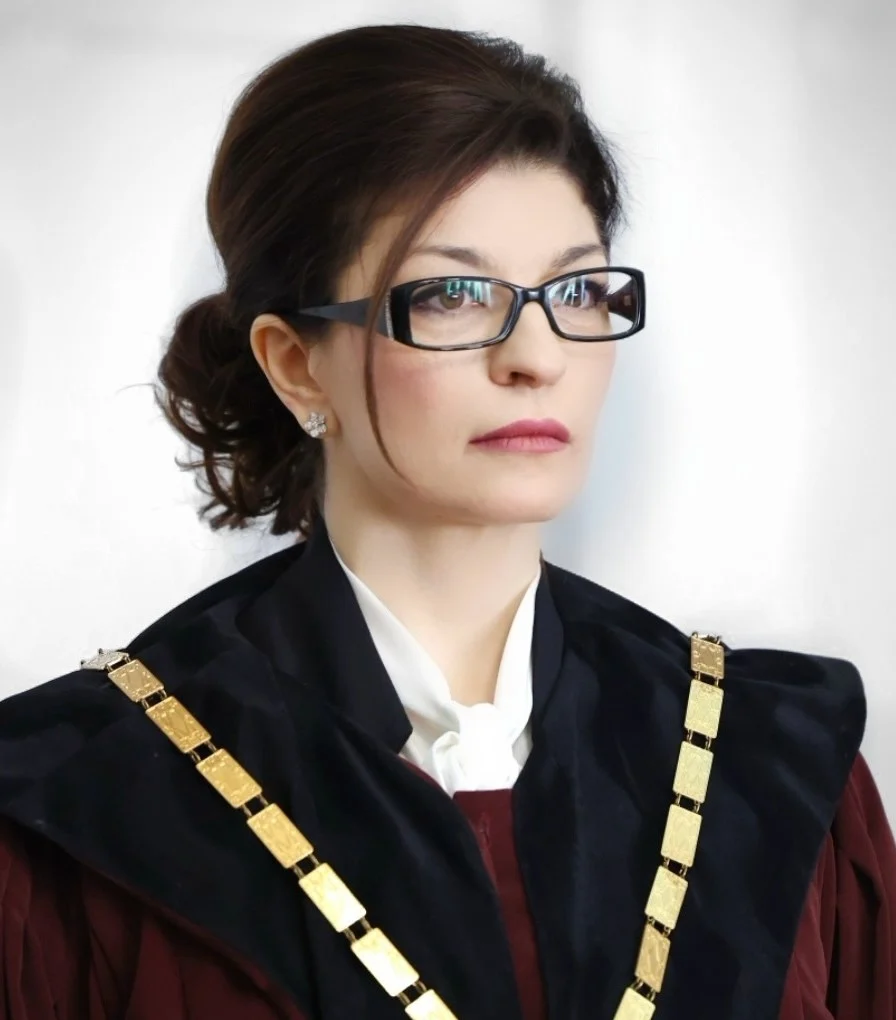 Десислава Атанасова твърди, че не е летяла с Пеевски до Дубай