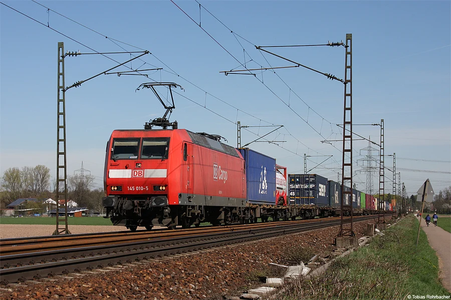 Deutsche Bahn предлага помощ за товарен транспорт поради ниските нива на реките в Германия