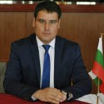 деян моллов