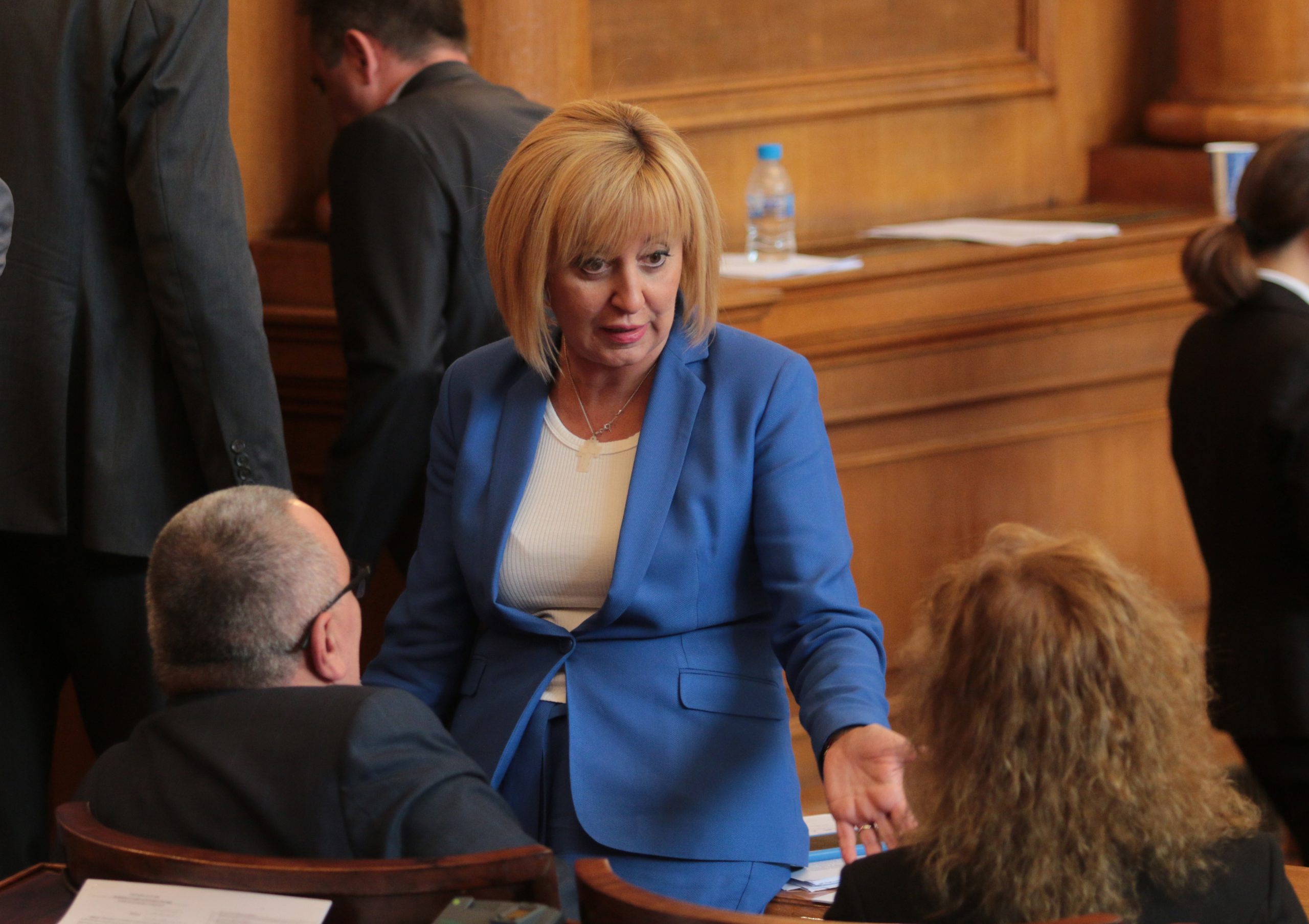 Парламент актуализация на бюджета Мая Манолова