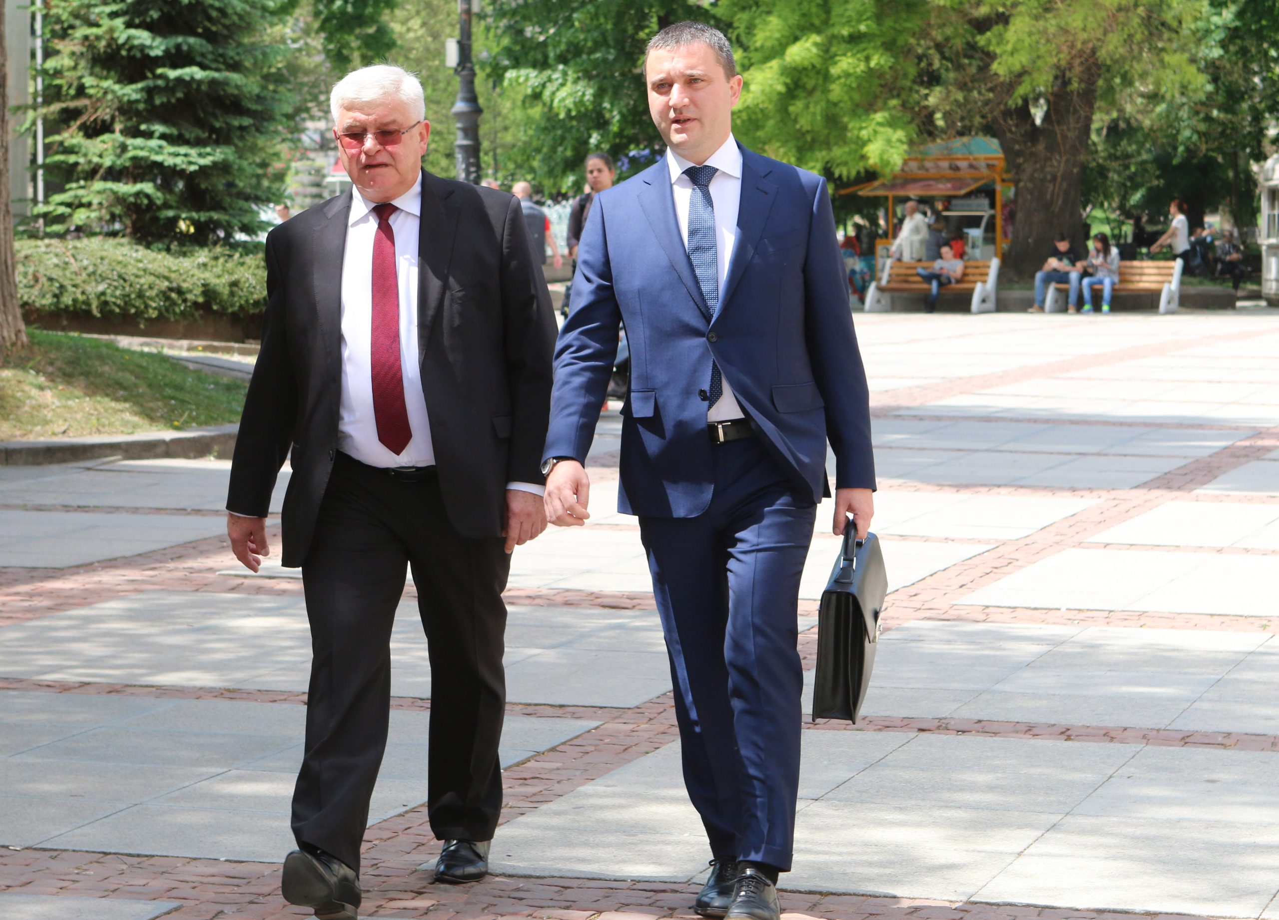 Смяна на министри министерство на финансите Кирил Ананиев Владислав Горанов