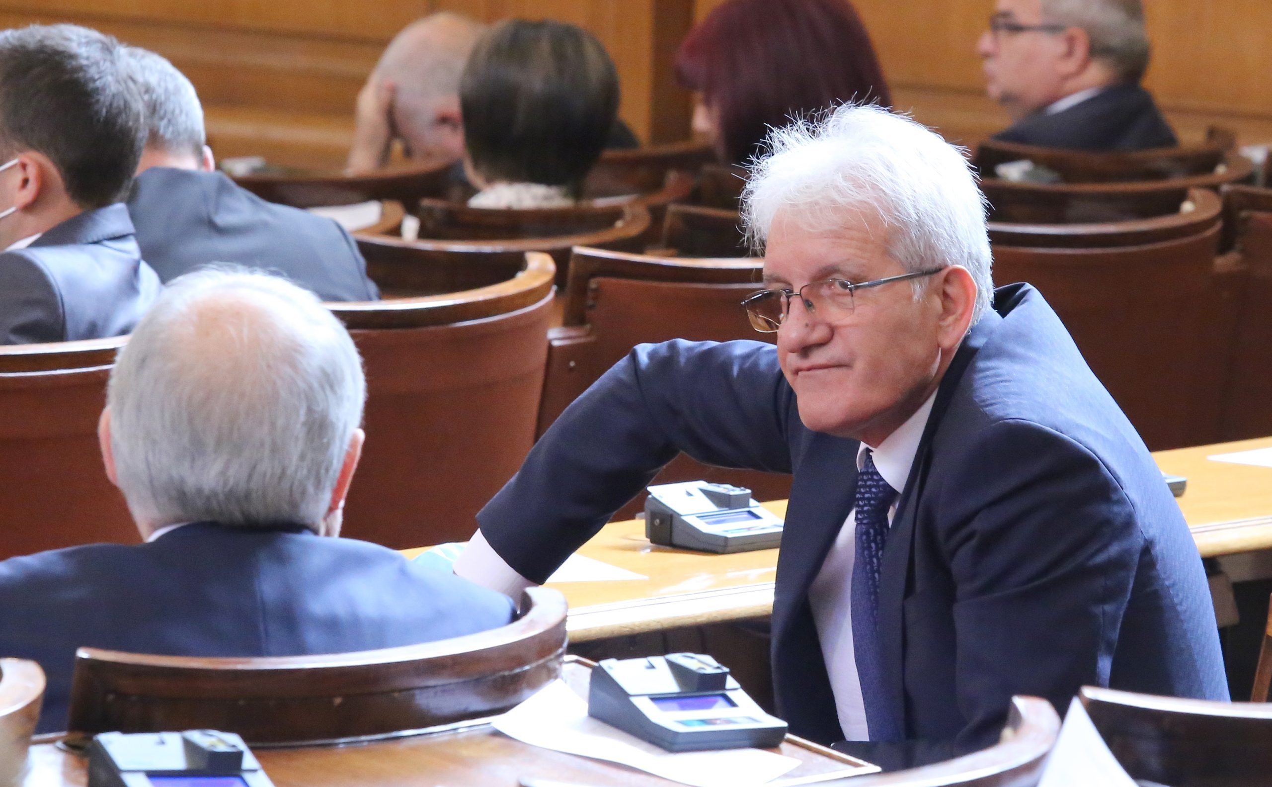 Парламент Рамадан Аталай
