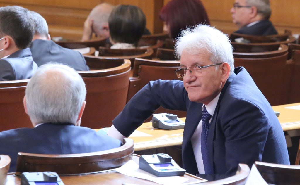 Пеевски се разпорежда с ДПС като с лична фирма, отношенията му с Ахмед Доган са в разрив, обяви Аталай
