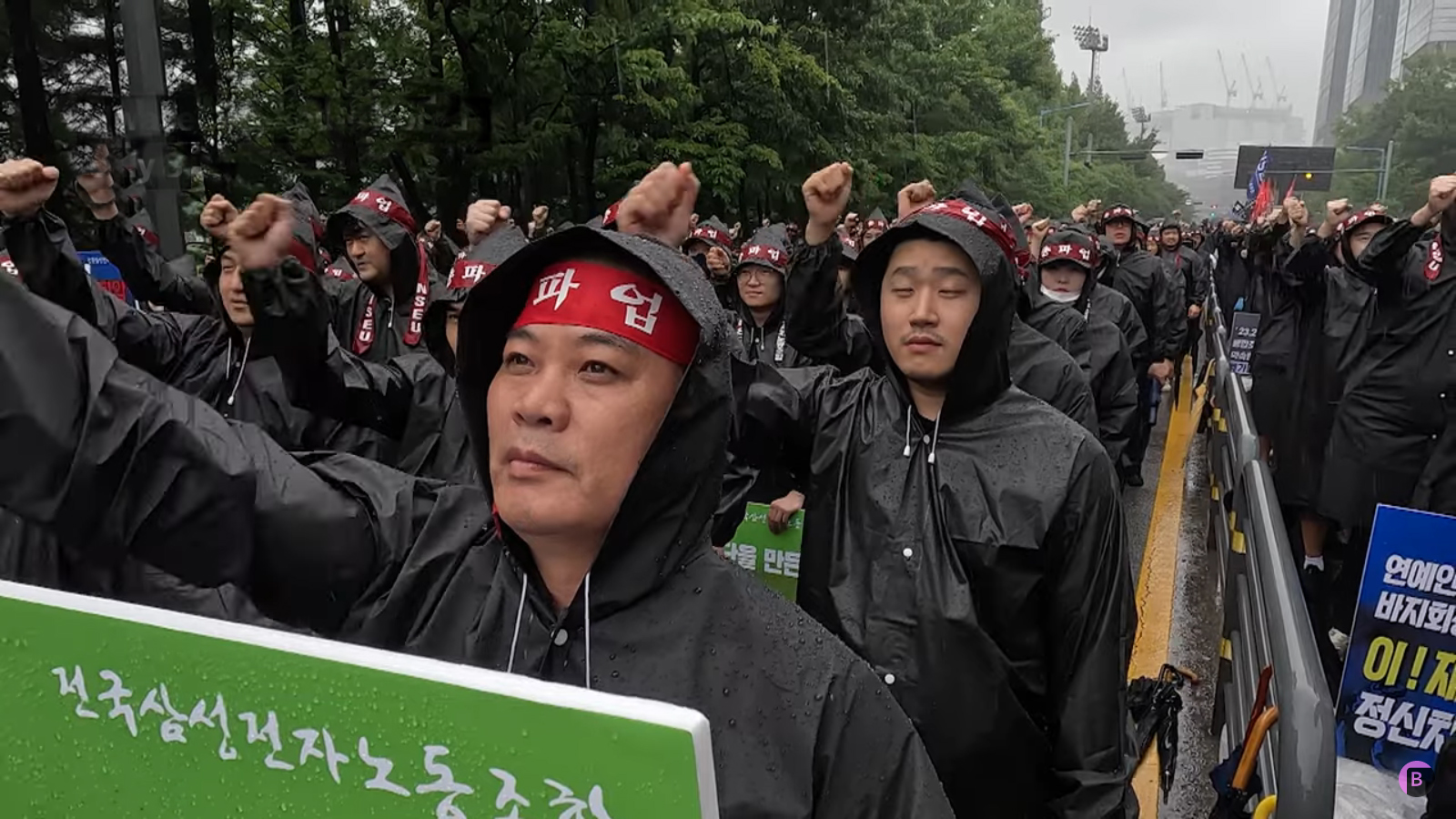 Над 6500 работници на Samsung напуснаха производствените линии в Южна Корея