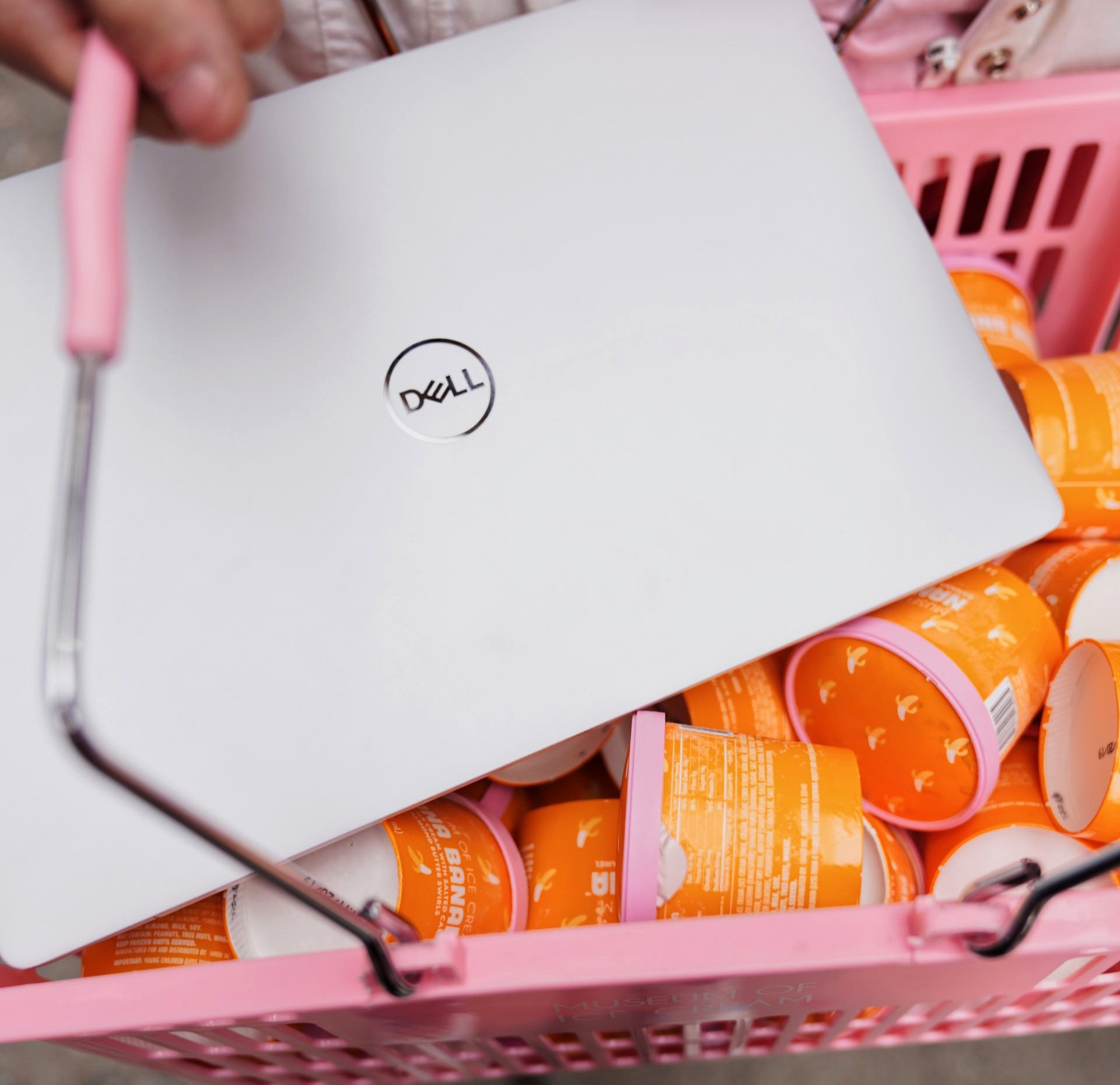 Dell пред сделка за суперкомпютър на xAI на стойност 5 млрд. долара