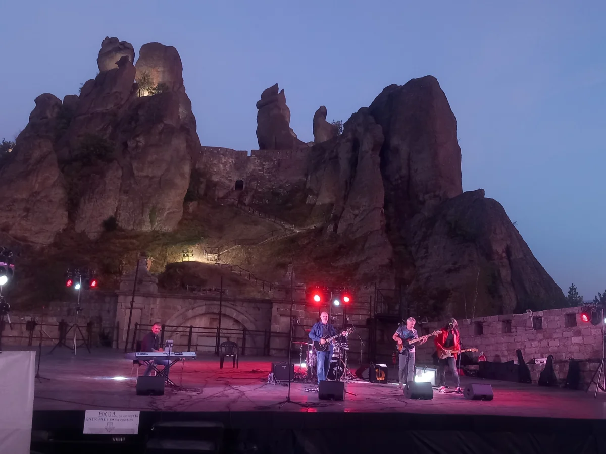 „Опера на върховете“ и „Сцена на върховете“ привлякоха рекорден брой изпълнители и посетители в Белоградчик 1 diana