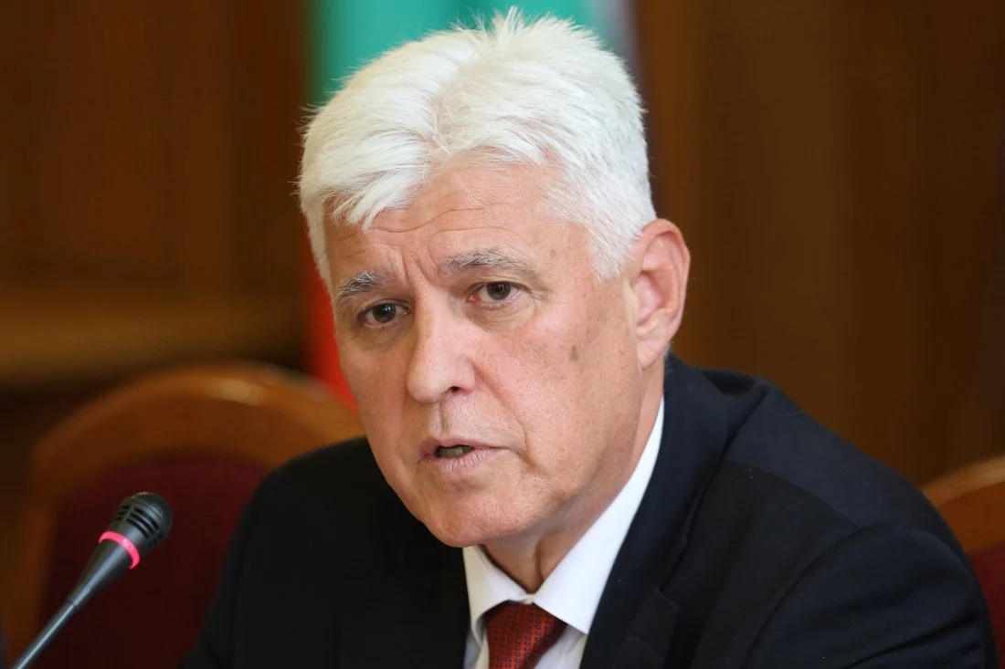 Министерство на отбраната спира пратките с оръжие 