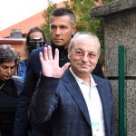 Доган бил под наем в "сарая в Бояна"