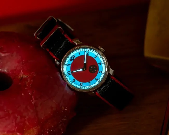 Donut Watch Company дебютира с часовник, който се превърна в хит на изложение в Ню Йорк