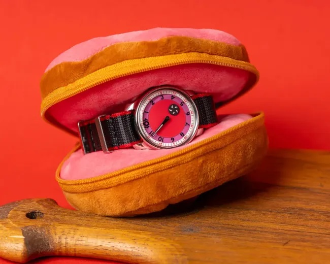 Donut Watch Company дебютира с часовник, който се превърна в хит на изложение в Ню Йорк