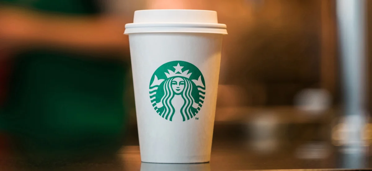 Инвеститори губят вяра в Starbucks въпреки глобалния ѝ успех