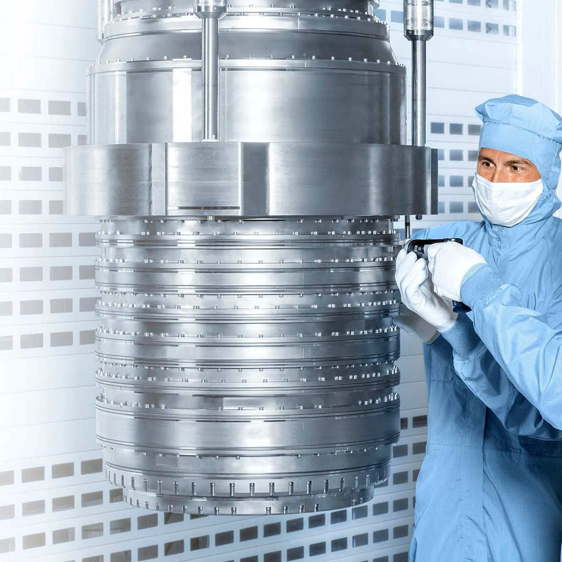 Китай започва производство на собствени DUV машини в опит да измести ASML