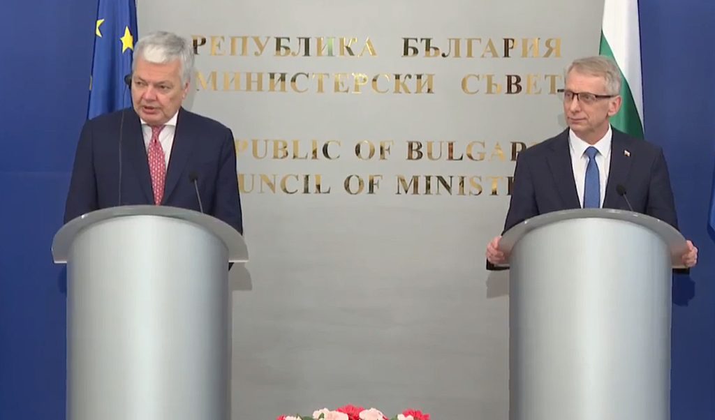 Еврокомисар Рейндерс: Трябва да се провери имало ли е натиск срещу дела, свързани с европари