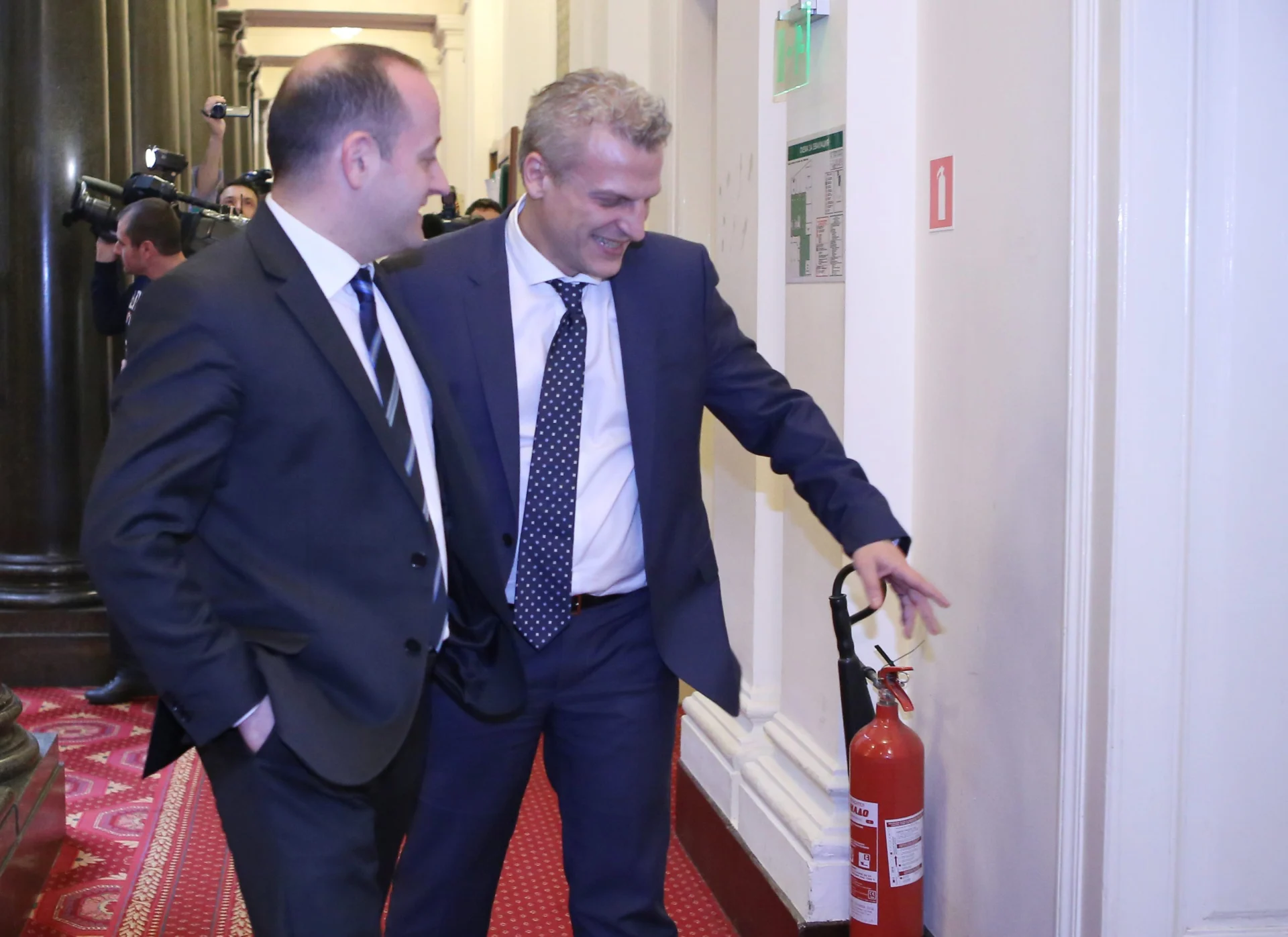 Парламент Радан Кънев