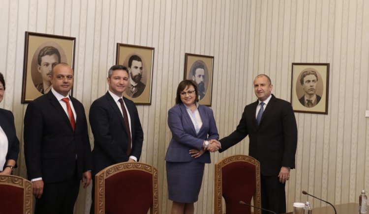 Корнелия Нинова